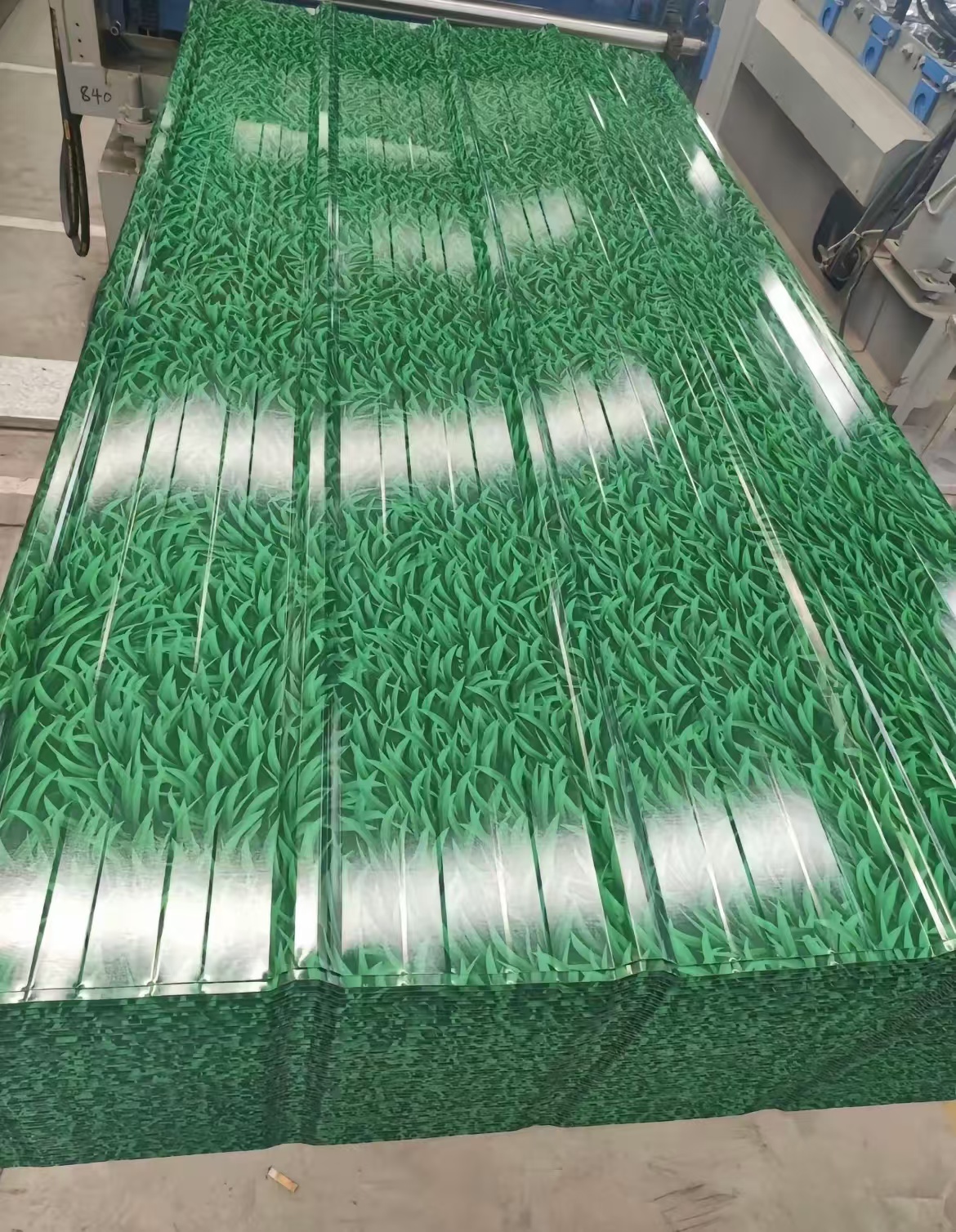 بلاط فولاذي ملون